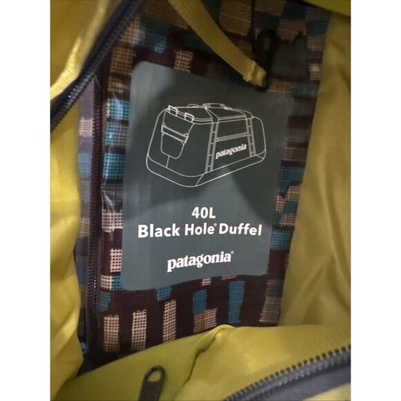 NEW Patagonia Black Hole 40L Duffel Bag Backpack Nouveau Green Packable Ripstop - Picture 15 of 16